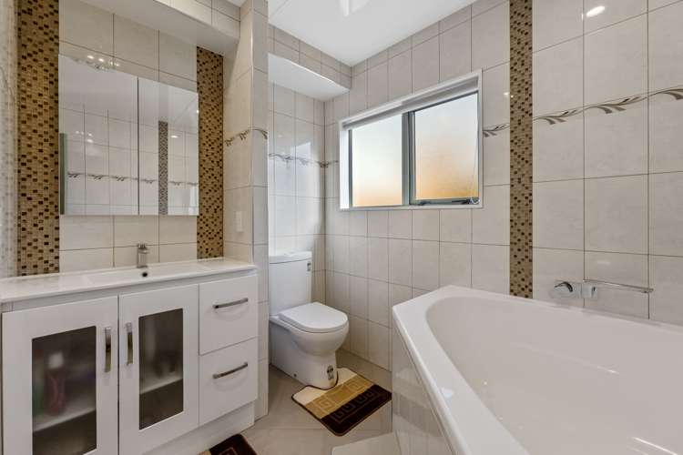 29 Robinson Terrace Rangatira Park_12