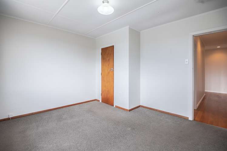 199 Helston Road Paparangi_13