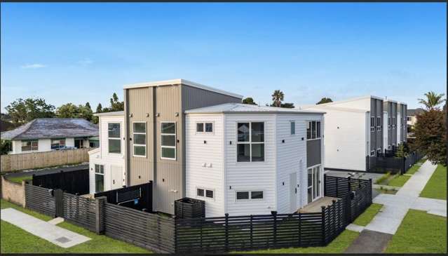 Brand-New Corner Home in Papatoetoe