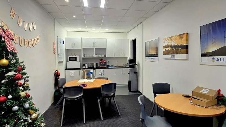 2/1 Show Place Addington_5