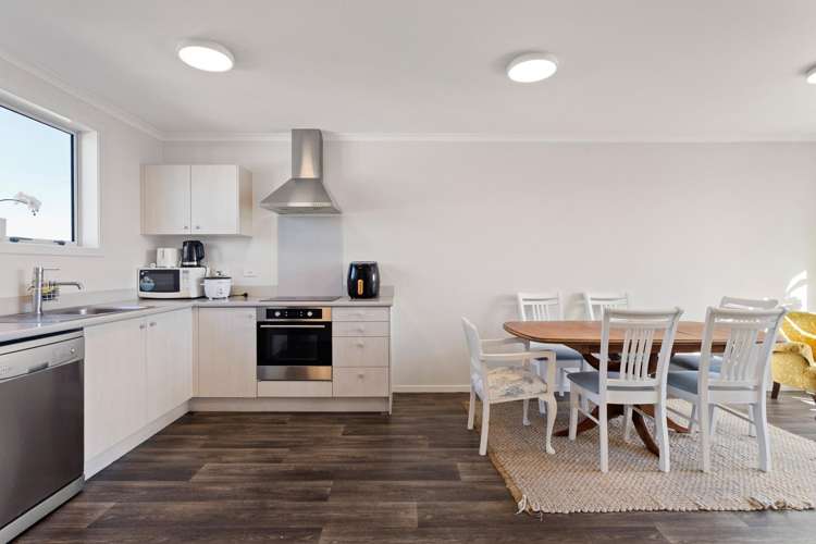 29 Chiefs Court Hamilton East_4
