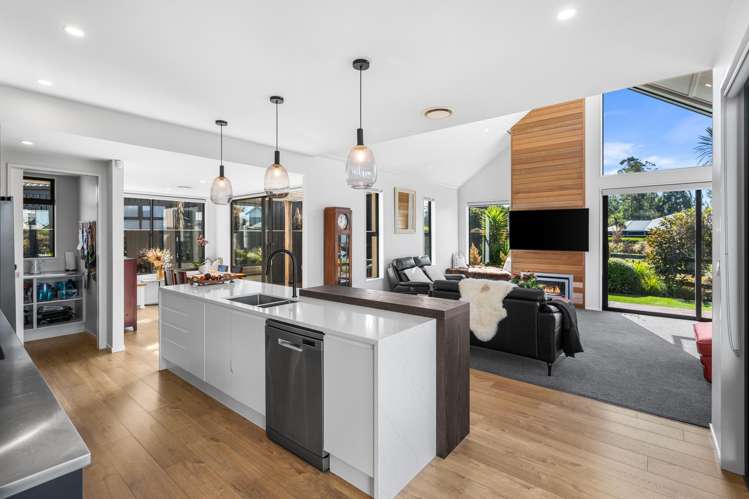 32 Carnaveron Drive Lincoln_7