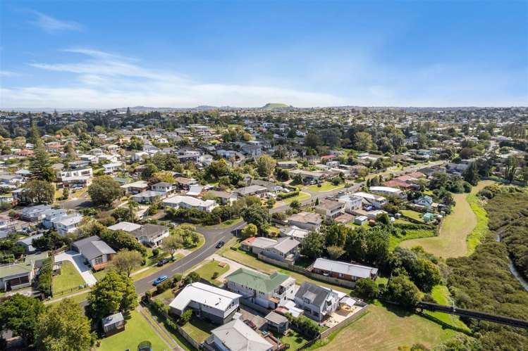 86 Ennis Avenue Pakuranga Heights_21