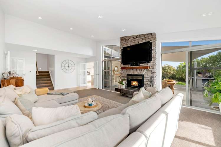 56 Columbia Crescent Beachlands_2