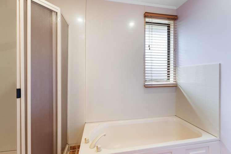 28 Kiharoa Street Otaki Beach_13