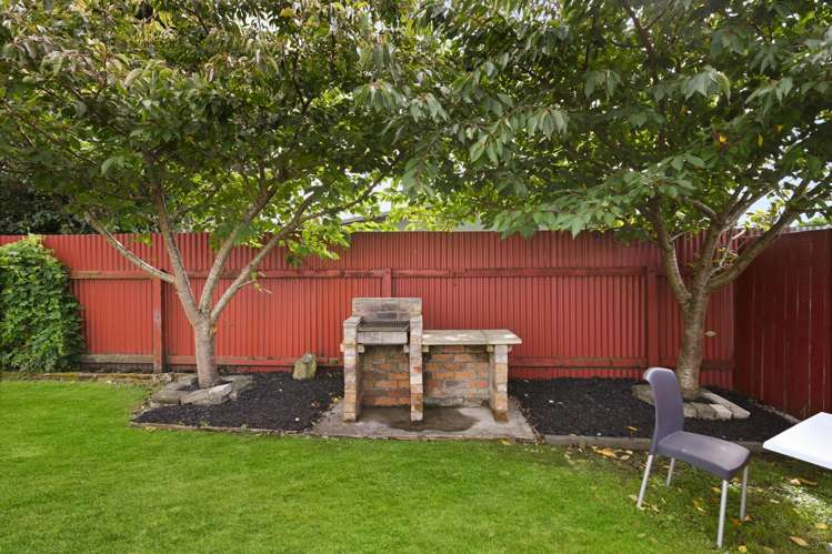 33 Garden Heights Avenue Glenview_23