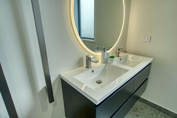 160 Coulson Road Paroa_21