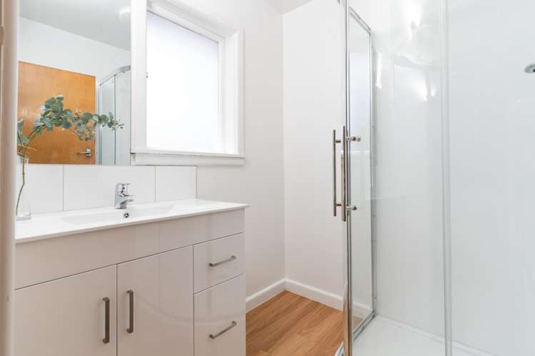 11 Ontario Place Wainoni_10