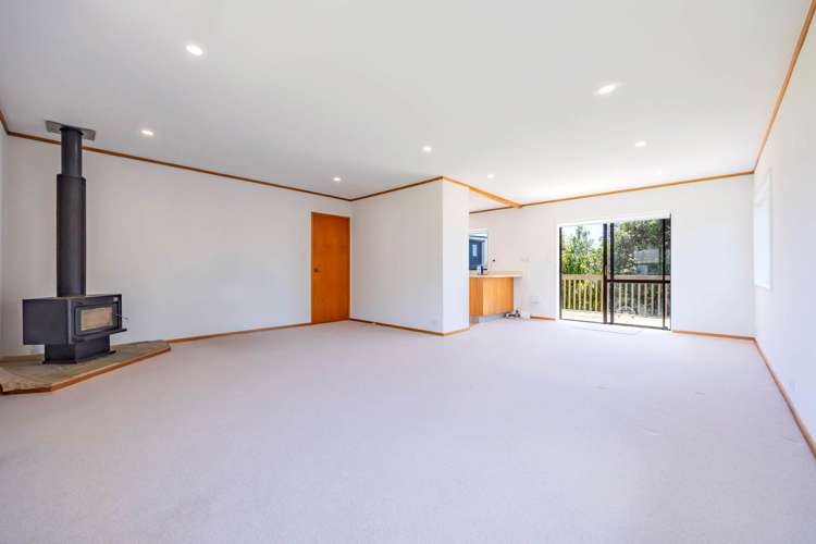 2/7 Deuxberry Avenue Northcote_6