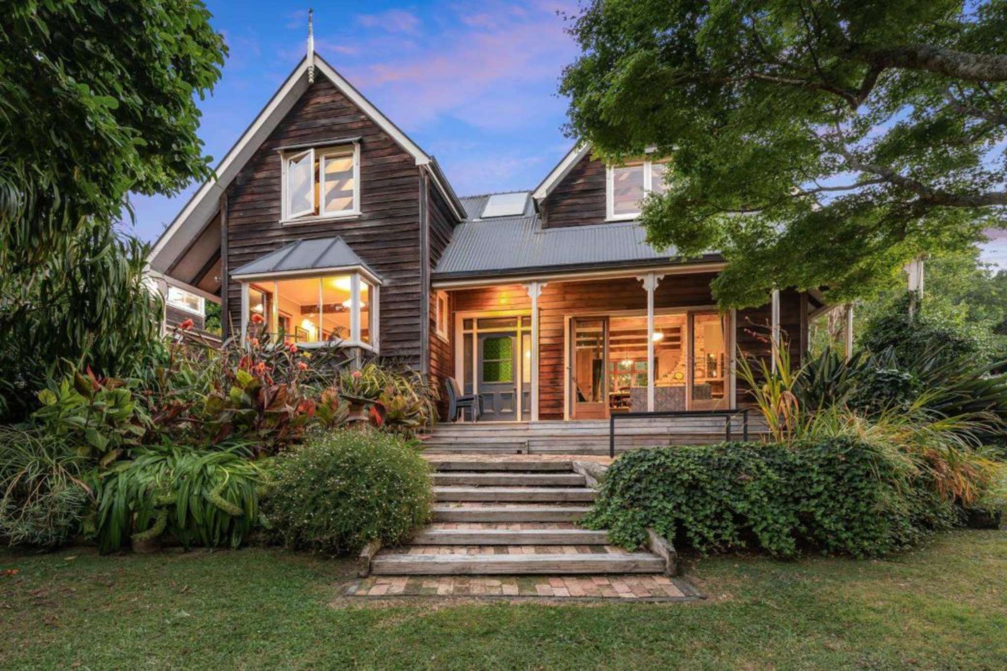 Classic timber home on ‘lifestyle’ block in northern slopes for sale