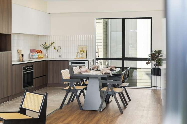 2/125 Universal Drive Henderson_26