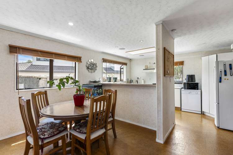 15 Sandgate Avenue Botany Downs_9