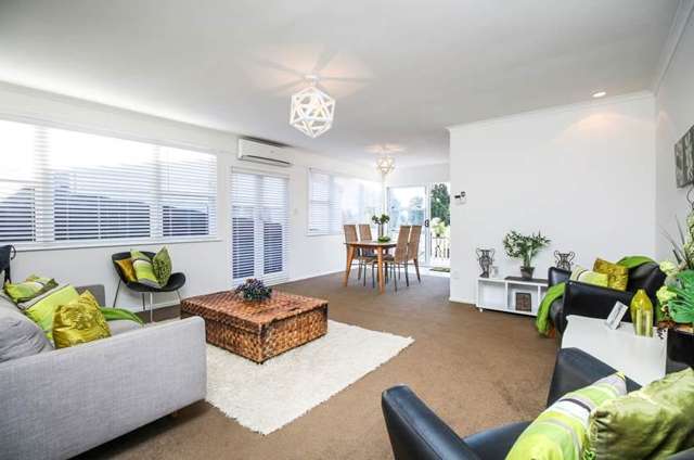 2 Merville Avenue Te Atatu South_4