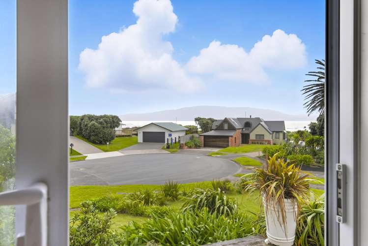 9 Waiheke Street Waikanae Beach_9