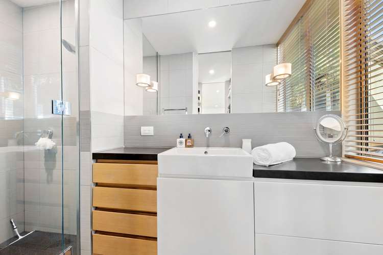 6a Francis Bell Grove Lowry Bay_12