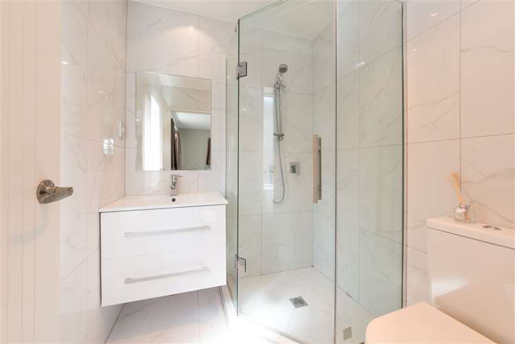 72a West Coast Road Glen Eden_10