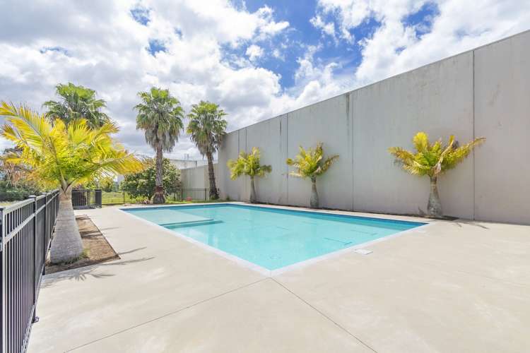 24b/30 Westward Ho_0