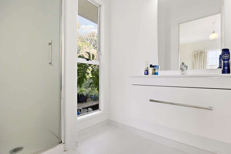 33 Glenmore Road Sunnyhills_24