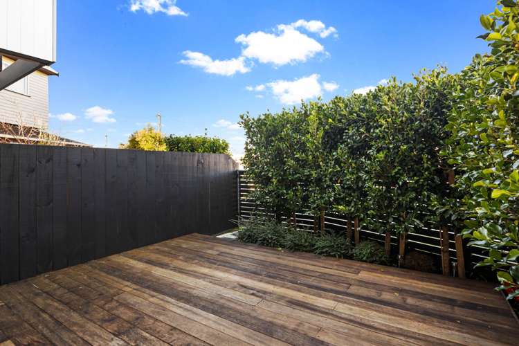 31/82 East Coast Road Milford_13