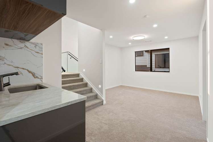 28 Castlebane Drive Flat Bush_21