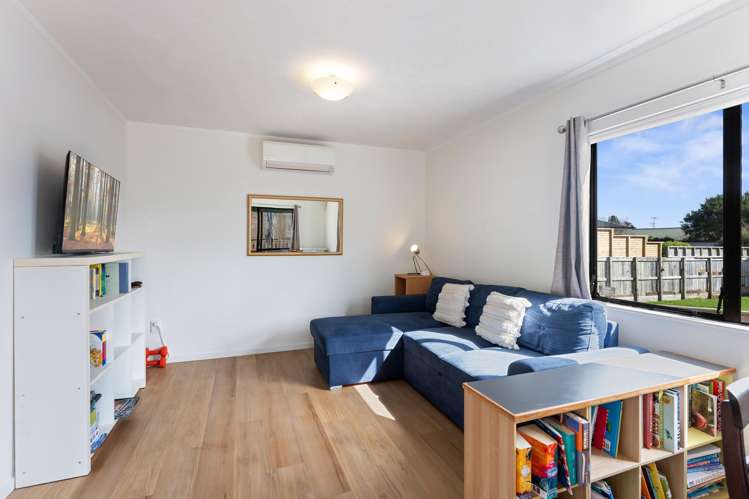 6A Parakai Street_4