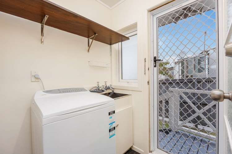 1574 Dominion Road Extension Mt Roskill_17