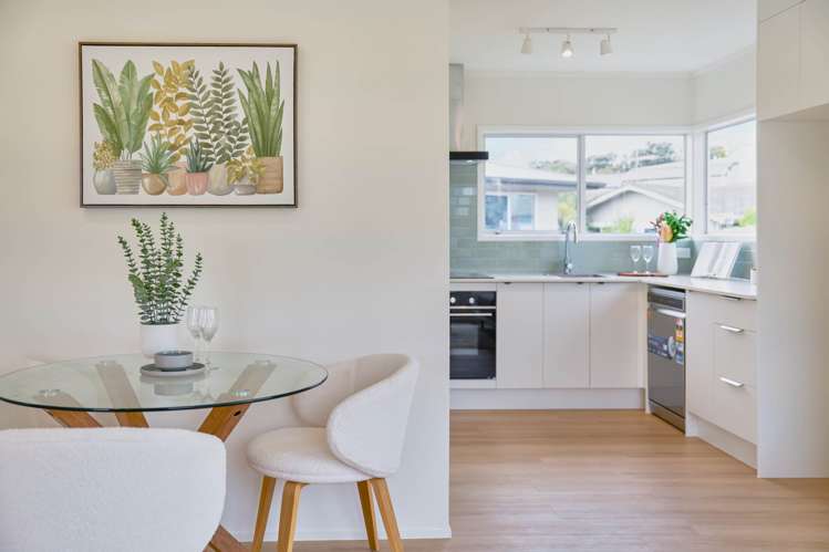 1/20 Celeste Place Totara Vale_12