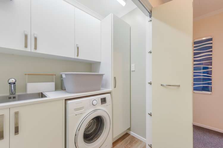 38 Farnham Drive Richmond_21