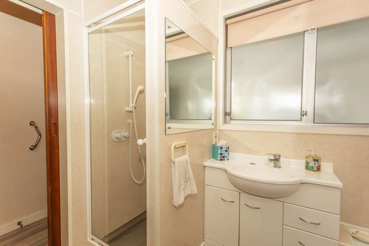 12 Queens Drive Allenton_13