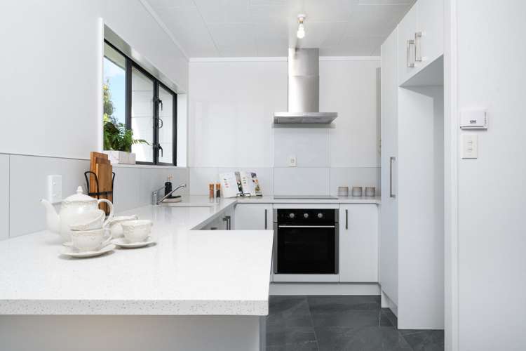 39 Meadowvale Rise Titirangi_9