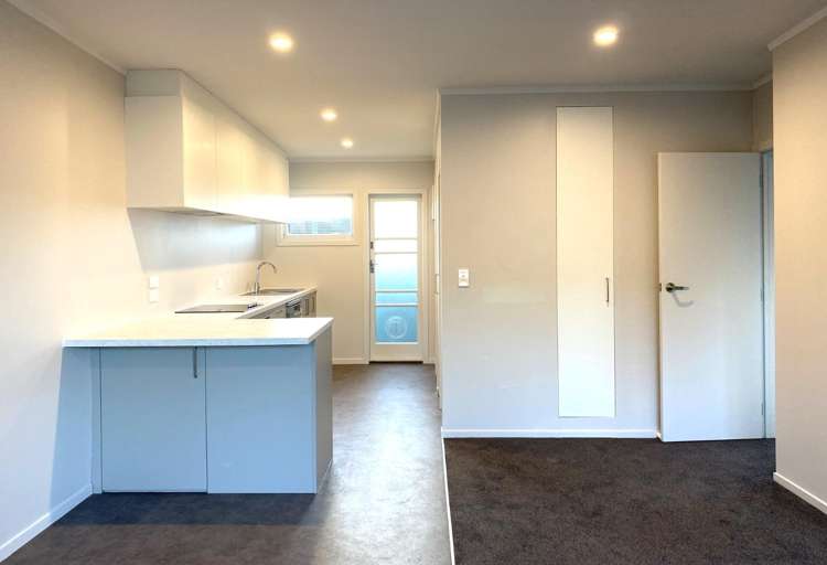 3/493A Devonport Road Avenues_4