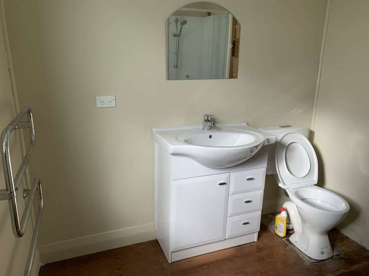 805 Queen Street West Saint Leonards_9