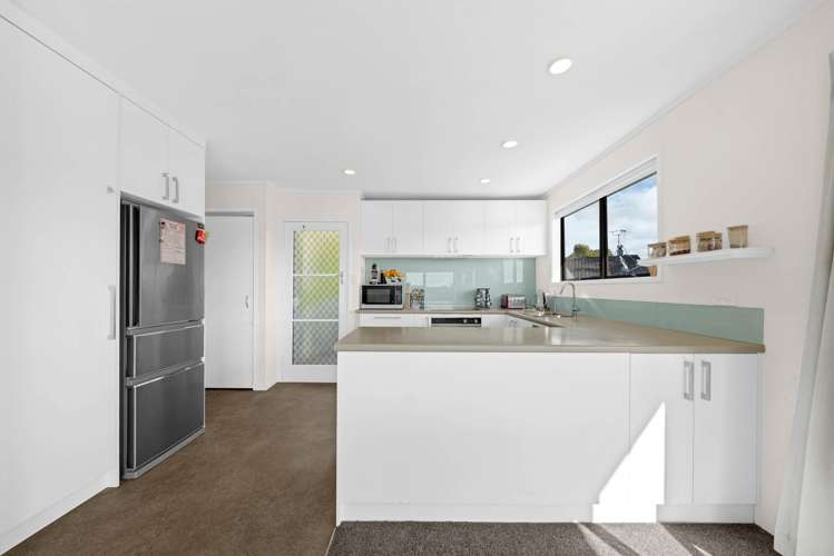 12 Squirrel Lane Browns Bay_16