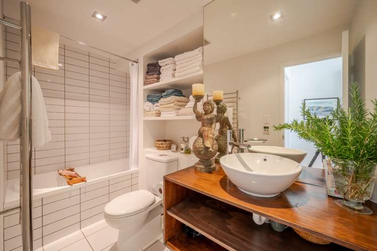 2 Tirohanga Terrace Akaroa_19