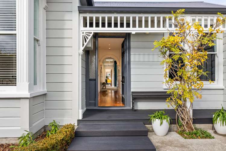 110 Office Road Merivale_21