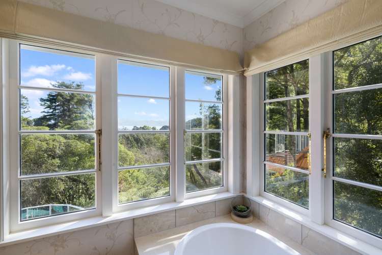 11 Francis Bell Grove Lowry Bay_16