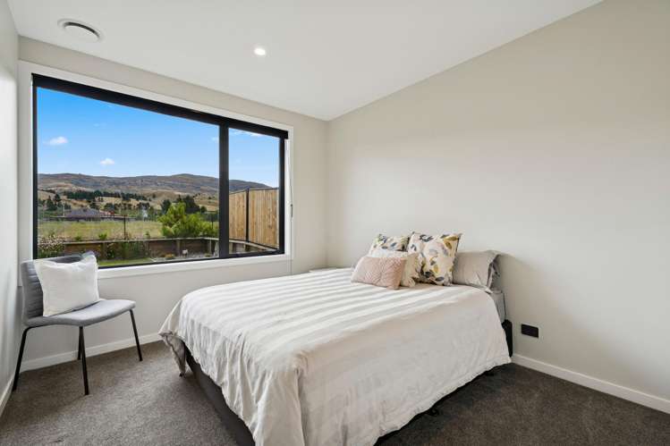 93 Magnum Drive Cromwell_17