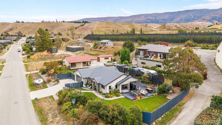 13 Missy Crescent, Pisa Moorings Mount Pisa_23