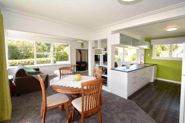 90 Easther Crescent Kew_4