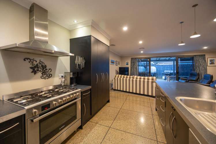 77 Meridian Grove Kelvin Grove_2