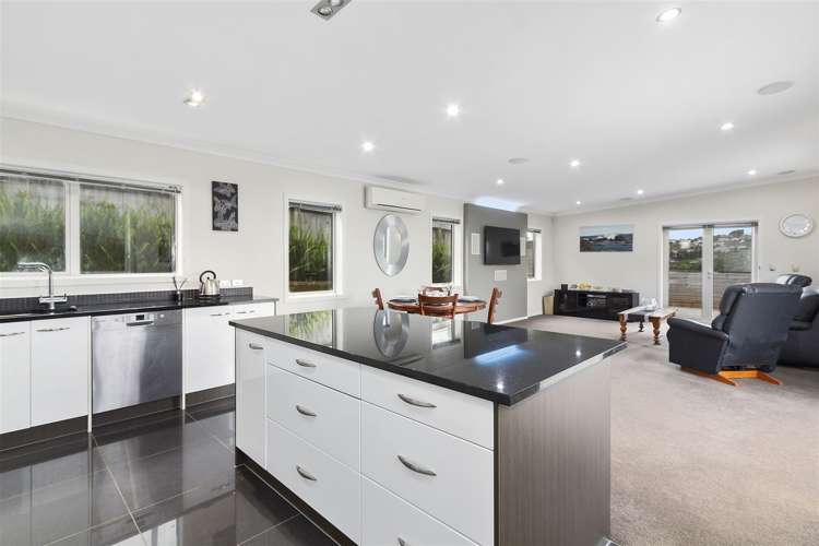 15 Dusky Crescent Aotea_9