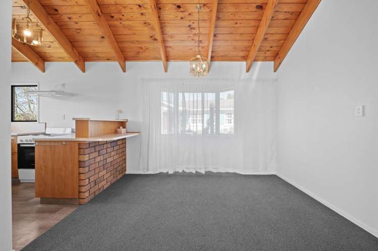 8 Chequers Avenue 1053_7