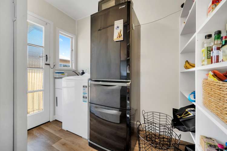 1/7 Tennyson Crescent Stoke_5