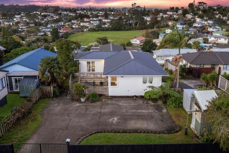 217 Glengarry Road Glen Eden_17