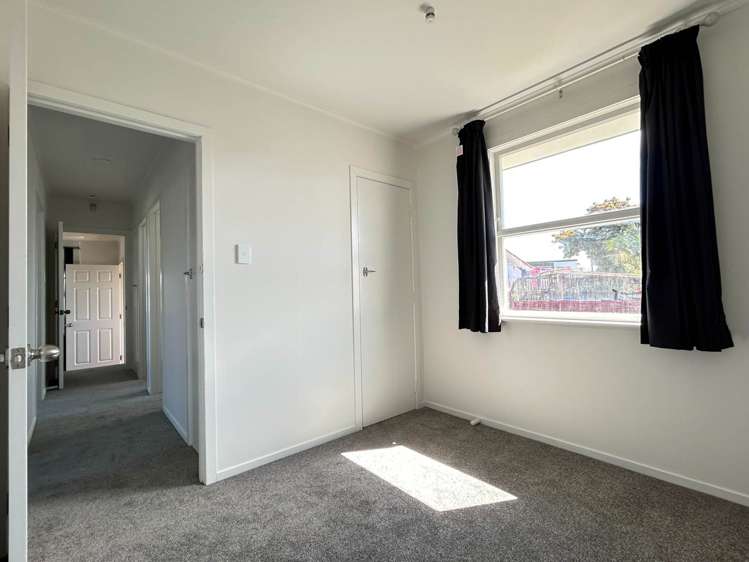 3 Barrys Road Glendene_11