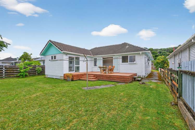 49 Dover Road Wainuiomata_21