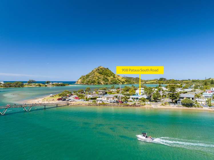 908 Pataua South Road_0