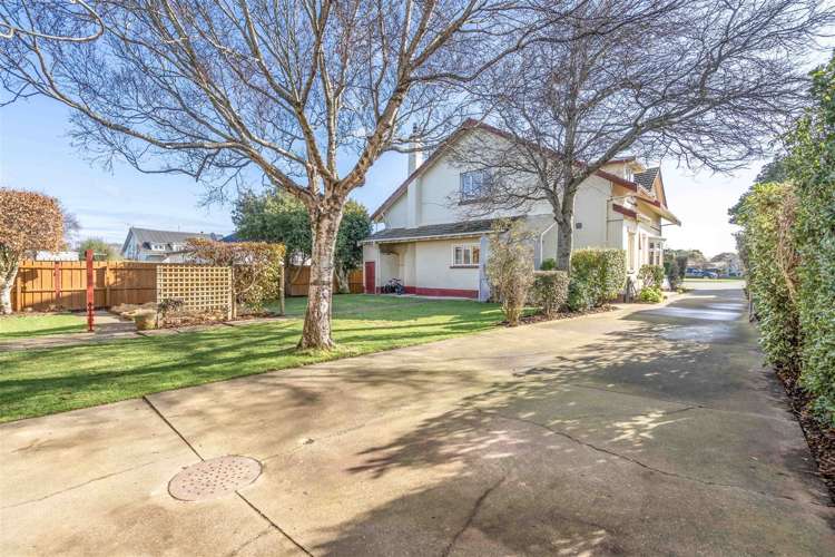 239 Herbert Street Windsor_28