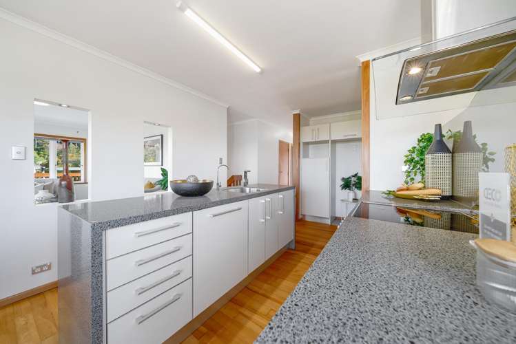 51 Ravenwood Drive Forrest Hill_6