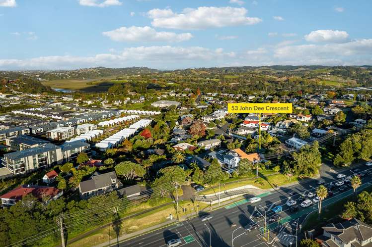 53 John Dee Crescent Red Beach_14